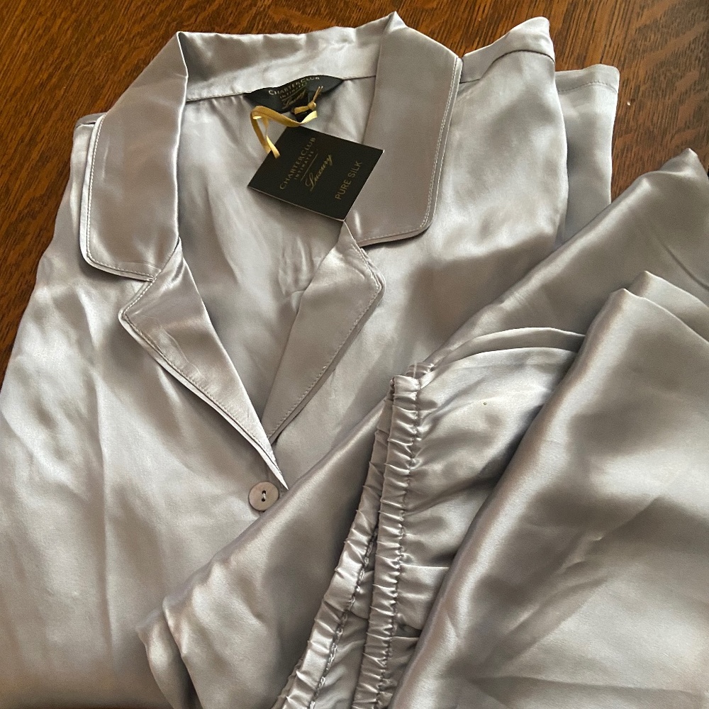 Luxury Charter Club Pearl Gray 100 % Silk Pajamas XL NWT